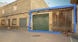 NAVE-COCHERA Y SOLAR EN VENTA