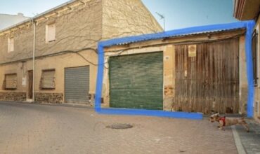 NAVE-COCHERA Y SOLAR EN VENTA