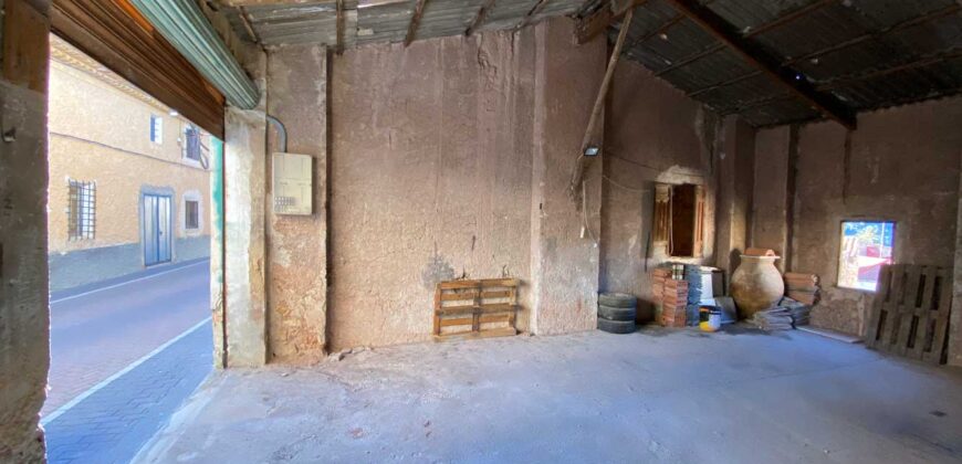 NAVE-COCHERA Y SOLAR EN VENTA